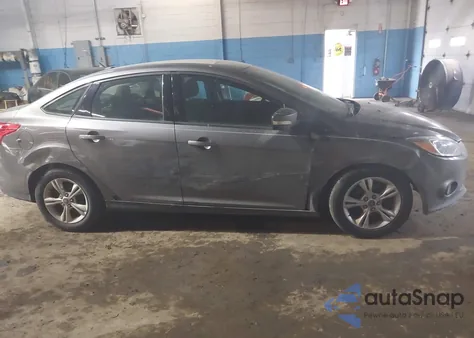 2013 Ford Focus Se z USA, uszkodzony, nr VIN 1FADP3F25DL174065